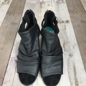 New Blowfish Open-toe Booties Size 7 1/2